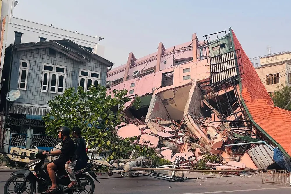 Myanmar Earthquake Death Toll Surpasses 1,000 as Aftershocks Loom